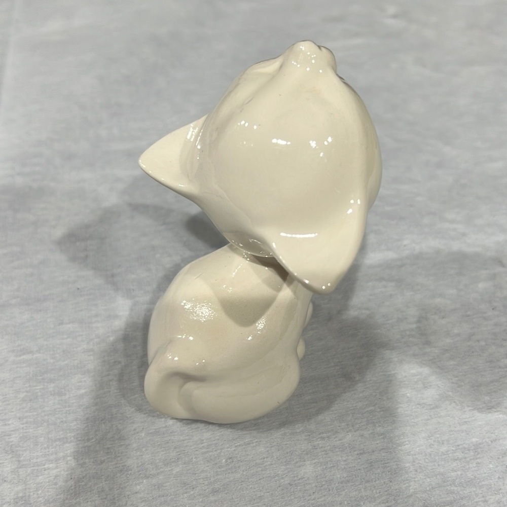 Handmaid, Cute little ceramic cat painted it in beige. - Picture 9 of 9